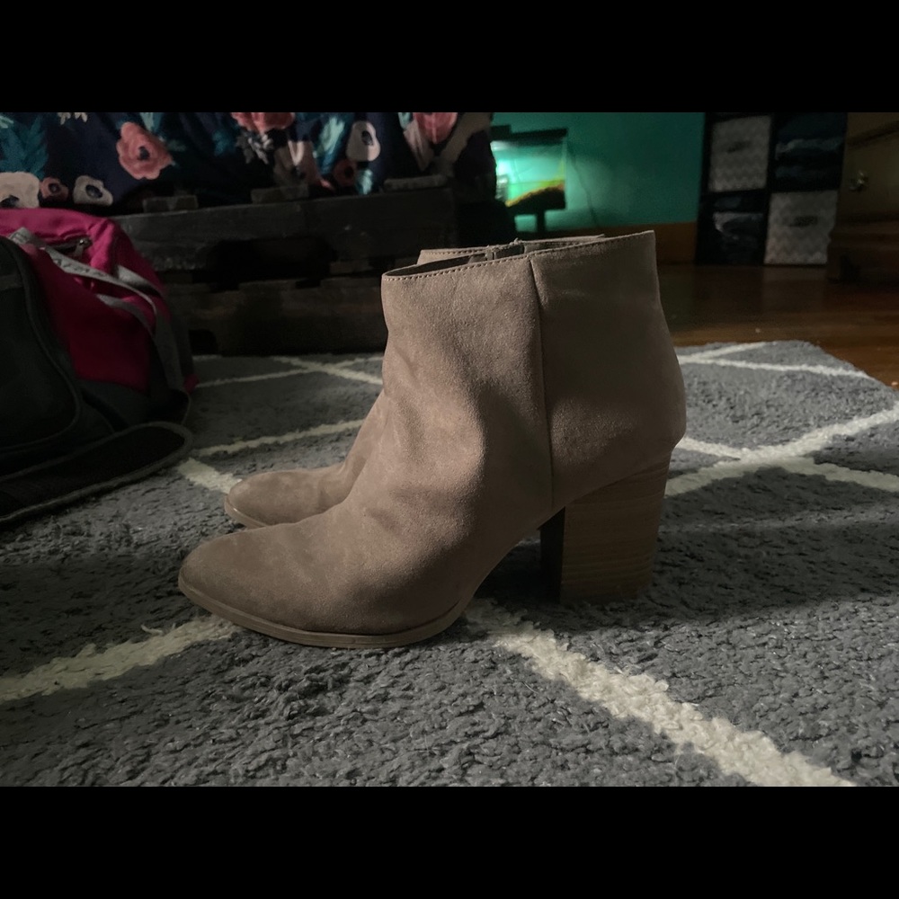 Tan/ brown booties